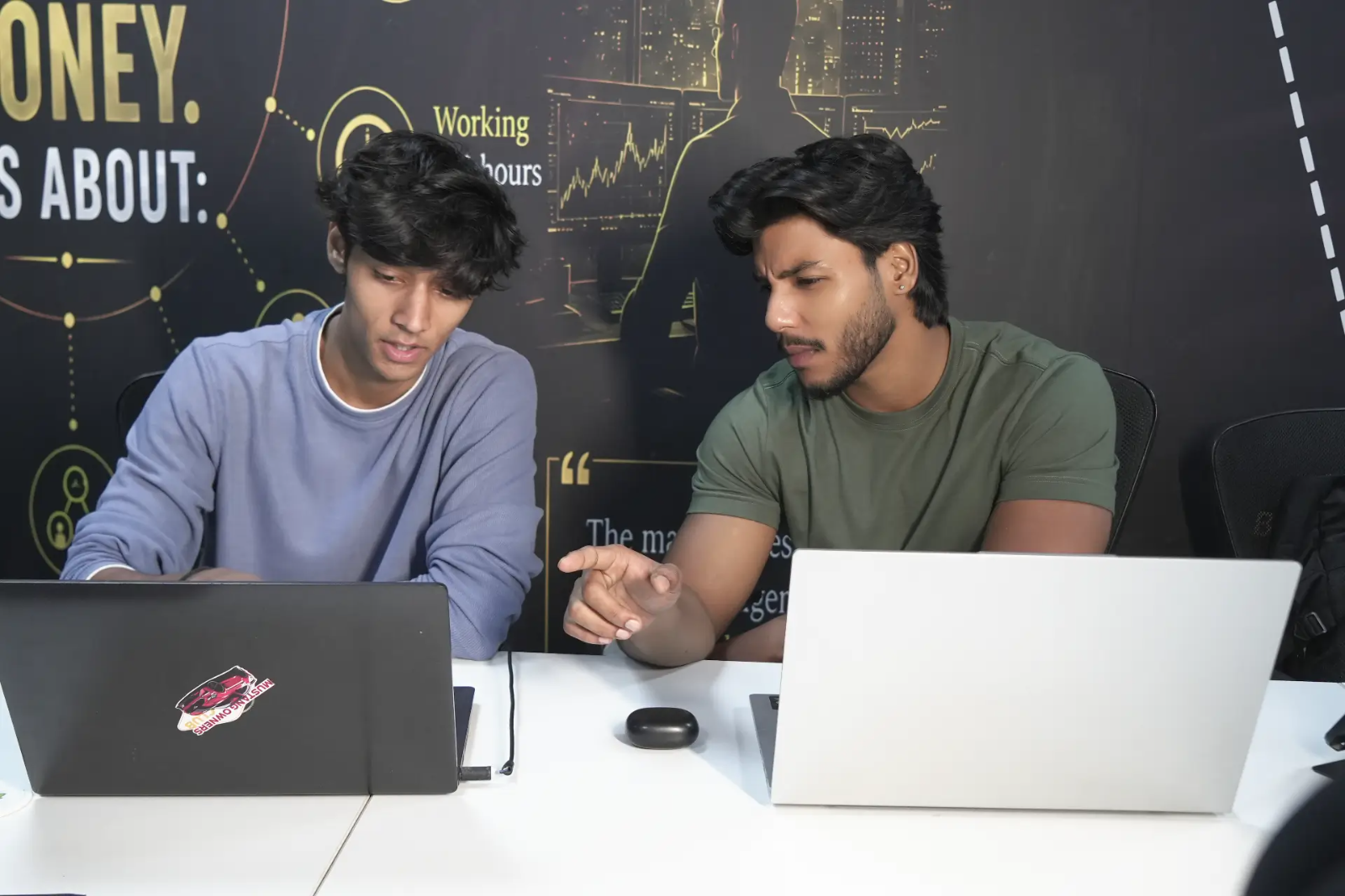 Bada Capital IPT Program classroom - students engaged in a live trading session